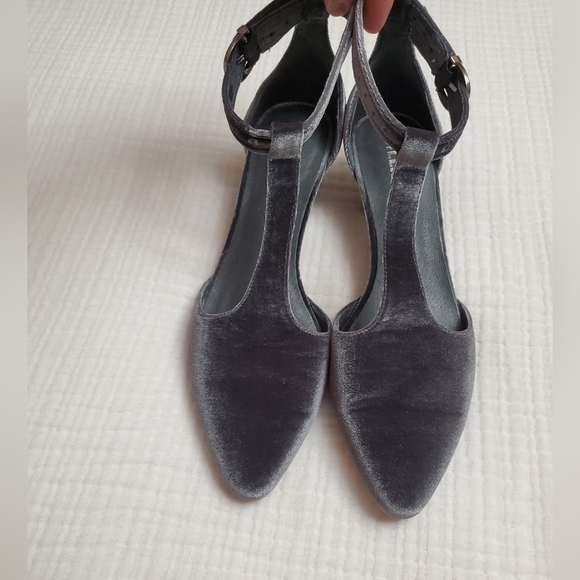 SILENT D Anthropologie Grey Velvet Velour Shoes Heels Size 39 Classic Boho Chic - Picture 12 of 12